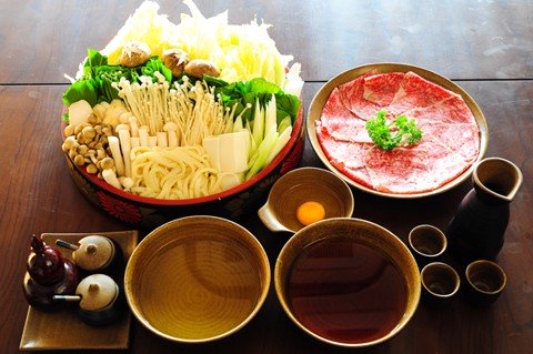 Chỉ 10 phút và thưởng thức món lẩu Nhật nổi tiếng Sukiyaki